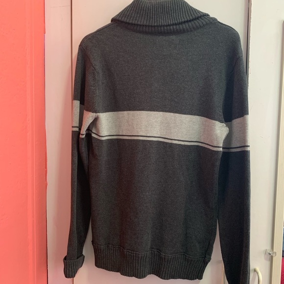 American Rag sweater - Picture 3 of 3